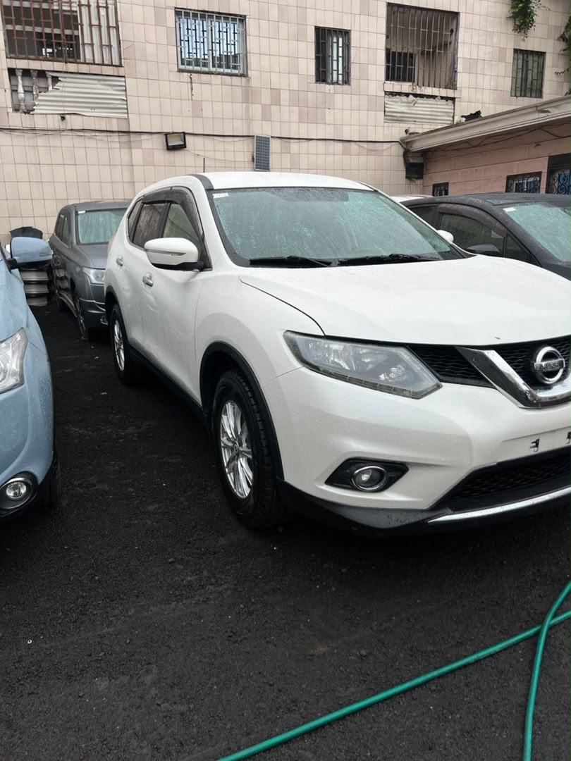 X-TRAIL